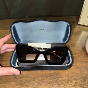 Gucci Black Glasses Sleek Accessories